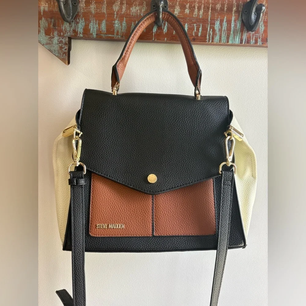 Steve Madden Women's Purse with Gold-Tone Hardware Shoulder Strap‎ And Handle